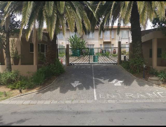 3 BEDROOM TOWNHOUSE FOR SALE IN RADIOKOP